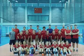 中国女排今日返京，郎导直呼：我们准备好了！朱婷的手腕引发遐想图片