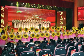 贵港举行庆祝第36个教师节颁奖晚会暨“红色歌曲”进校园合唱比赛图片