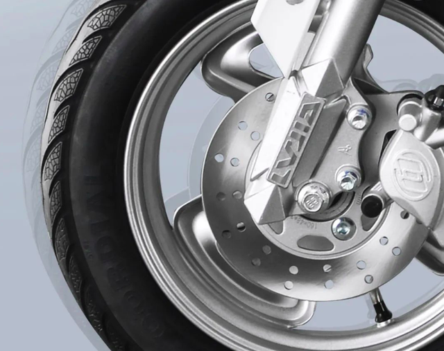 绿佳新款电动车评测：搭载400W电机，动力足续航远，山区也能骑