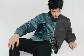 陈飞宇古风挥墨大片，目光凌厉，诠释少年对时尚的独特演绎图片