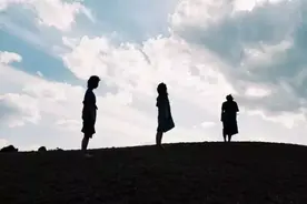 和“同学前女友”谈恋爱的小伙，现在怎么样了图片