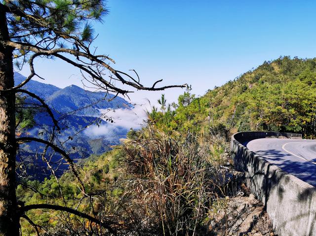 只有10%广东人才知道的粤北“云海天池红叶”，让人一眼沦陷