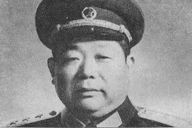 陈锡联14岁时瞒母参军，一别就是18年，与母亲再见时已成司令图片