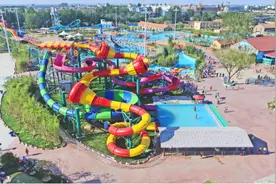 游乐设施存隐患 游客多处受伤 潍坊德乐堡梦幻水世界称发生意外在所难免图片