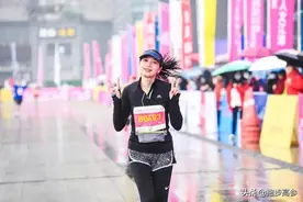 爱情长跑伉俪赞，厦门突破广州赢，跑步赛事12月周精选第三辑图片