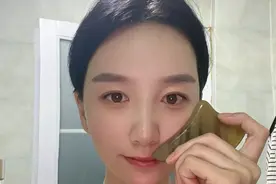 全网爆火的油敷法，蒸、喷、按、敷、擦五个步骤，嫩成光滑少女肌图片