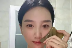 全网爆火的油敷法，蒸、喷、按、敷、擦五个步骤，嫩成光滑少女肌图片