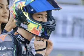 王一博堪称男友典范！穿机车服不要太帅，“极简风”释放男友魅力图片