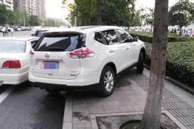 被贴罚单先别慌，这几种撕掉扔了就行，交警也没办法图片