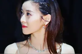 合影被裁？奶茶妹妹的千亿名媛晋级路还有多长？图片