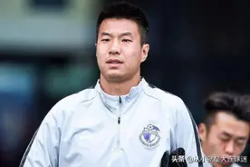 前大连人队门将于子千正式宣布退役图片