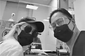 知名导演钱人豪宣布离婚！仍与小13岁前妻同居，两人办手续还自拍图片