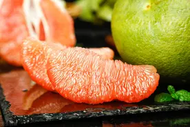 吃柚子中毒？柚子皮治乙肝？一文澄清柚子谣言，助你今冬健康食柚图片