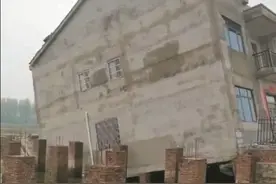 入住不到3个月倾倒，监利网红“楼歪歪”拆了图片