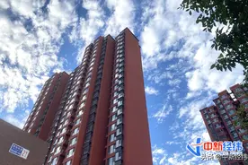 中介兜售安置房：售价仅为周边1/2、有人拉整一箱现金来买图片