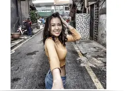 女子求大神P掉后面的男人，网友修图技能满分，网上果然高手云集图片
