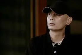 被央视点名后死不悔改，带6助理30保镖开路，谁给她的特权？图片