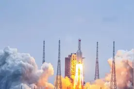 在太空站居然不能哭图片