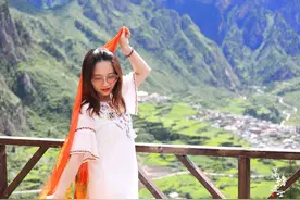 甘南有一处人间仙境，是《爸爸去哪儿5》的取景地，地形就像宫殿图片