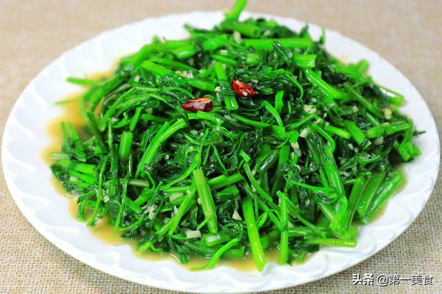 水烫水空心菜的家常做法（厨师长分享空心菜的简单吃法）