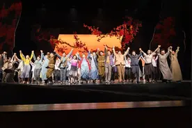 展示年轻时代的江姐《红梅花开》音乐剧成都首演图片