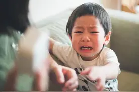 只生了一个女儿的家庭，晚年可能要面对以下难题，父母要早作打算图片