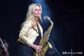 当代爵士乐不可多得的金发才女，中音萨克斯技巧堪称一流图片