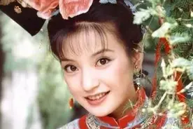 赵薇为何看不上黄晓明？看到她的18岁，一般人还真hold不住图片