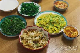 晚上回到苏州，炒菜吃面图片