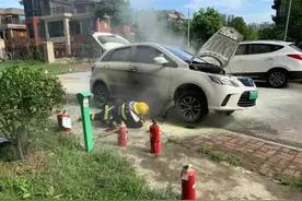 北汽新能源车雨天行驶后起火，电动车真比燃油车更危险？图片