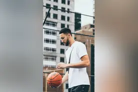 NBA球星高清壁纸（包括西蒙斯，利拉德，安东尼）图片