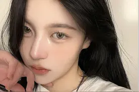 小说：干嘛那么激动呀，冒冒失失的就冲进来了？图片