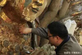 重庆工人维修800年观音像，不小心触动秘密机关，打开后惊喜万分图片