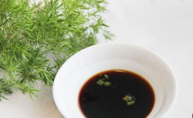 铁板水晶粉丝家常做法：香辣过瘾，劲道爽滑，味道比饭馆还好