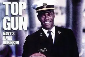 NBA纪实连载55：最好的中锋活在最悲催的当下，乖巧的大卫罗宾逊图片