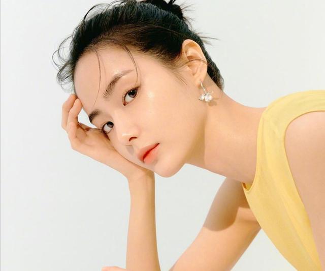 身体啫喱膏身体乳先涂哪个