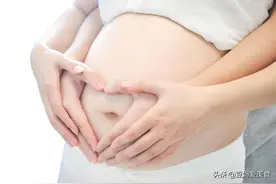 孕期肚子“一跳一跳”，不一定是胎动，可能是胎儿在做这件事图片