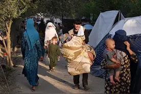 阿富汗女性的绝望：罩袍着装令、歧视离异女性与绝境下的抵抗图片