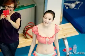 刘雨欣与女儿生活近照，皮肤白皙脸大变，女儿长相随她图片