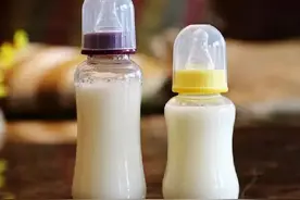 孩子喝配方奶粉要到几岁？如果孩子有这些表现，建议及时戒掉奶粉图片