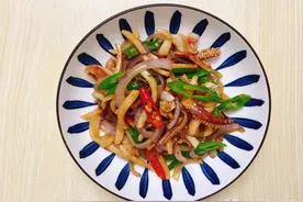 武汉家庭主妇晒晚餐，刷爆朋友圈，网友：就是有点费米饭图片