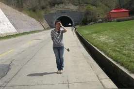 情感故事：我和初恋的第一次接吻图片