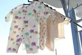 口水渍、奶渍难清洗，给宝宝洗衣时要注意，仔细避开三个误区图片