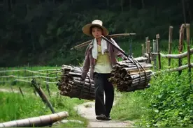 河南一农妇，拿家中“砍柴刀”鉴宝，专家：你砍柴损失了80万图片
