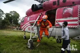 广东惠州：消防演练大片！两架直升机空地夹击 半小时内扑灭 “山火”图片