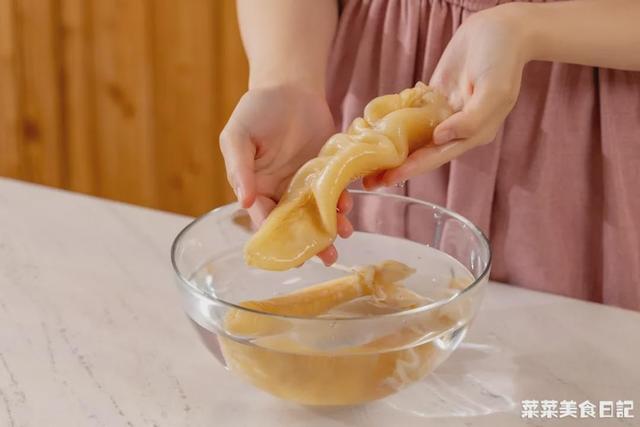 花胶鸡脚虫草花干贝汤 花胶鸡脚虫草花汤功效