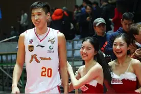 混乱！CBA小将公然无视队规，和多名啦啦队员交往！该出手管了图片