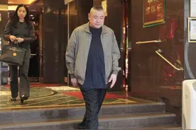 刘銮雄在恒大身上亏48亿，为何他一点不慌？看看他的财力就知道了图片