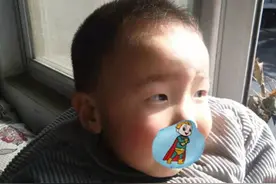 您知道这是啥病吗？这娃3岁多站都不会站图片