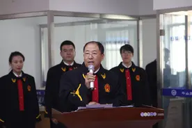 千山脚下一棵树：追记扎根基层三十年的“马锡五”式法官滕启刚图片